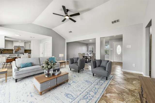 $239,900 | 611 Baywood Street, Shoreacres, TX 77571