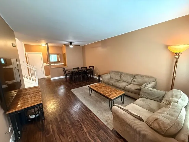 $2,400 | 2298 Reflections Drive, Unit 2298, Aurora, IL 60502