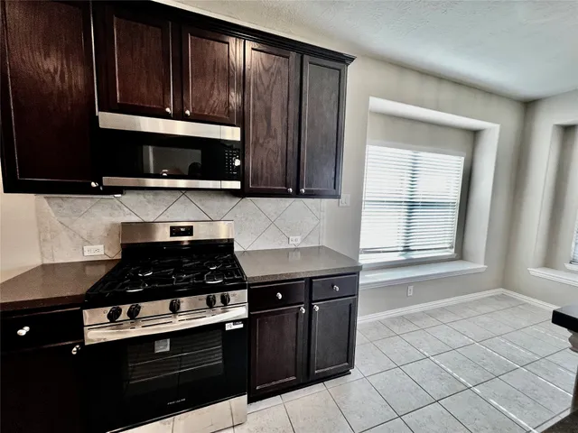 $2,050 | 4327 Payton Manor Lane, Katy, TX 77449