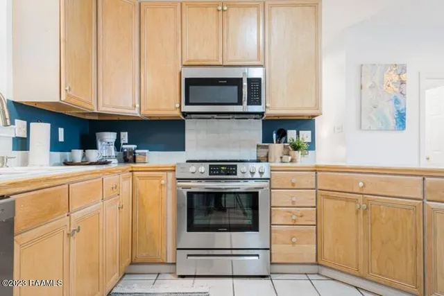 $3,500 | 204 Student, Lafayette, LA 70508