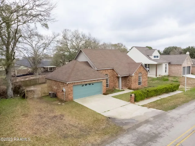 $3,500 | 204 Student, Lafayette, LA 70508