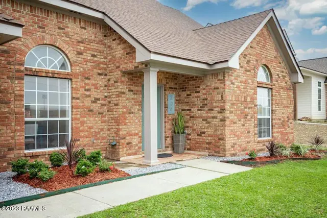 $3,500 | 204 Student, Lafayette, LA 70508