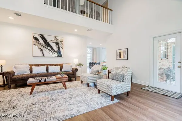 $3,500 | 204 Student, Lafayette, LA 70508