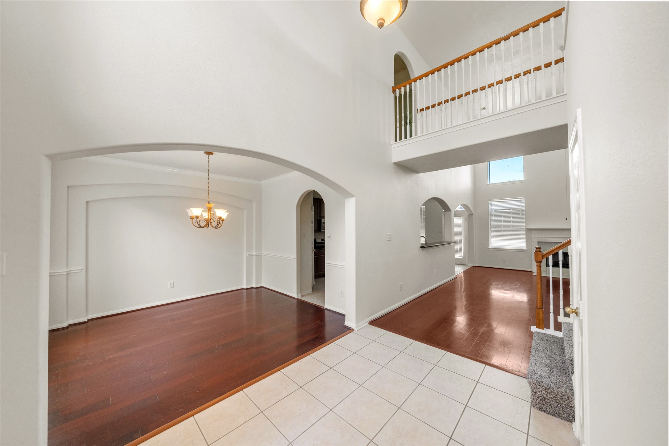 14213 Stone Bluff Lane Rosharon, TX 77583 - Photo 4 of 45 a view of a hallway view with staircase