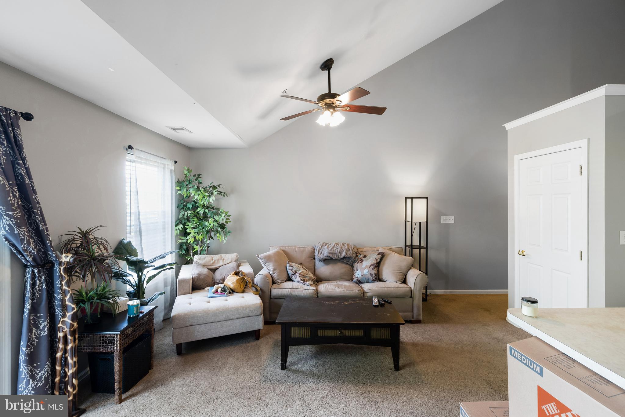 343 Harbour Boulevard Cinnaminson, NJ 08077 - Photo 3 of 20 Living Room