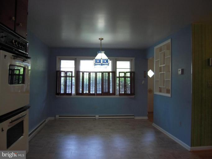 10610 Gorman Road Laurel, MD 20723 - Photo 4 of 20 Enter from foyer to large space for your furniture