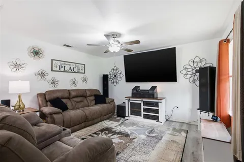 $240,000 | 216 East Clay Street, Bowie, TX 76230