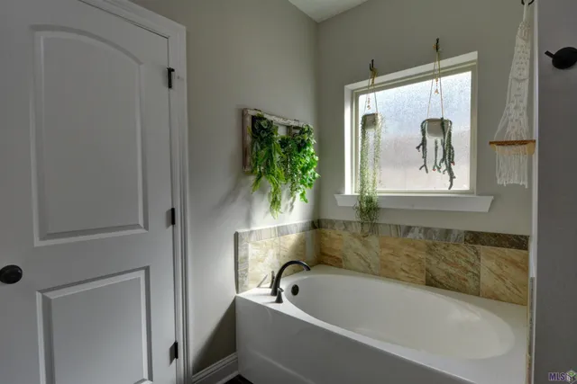 $315,000 | 6151 Lake Edge Drive, Baton Rouge, LA 70820