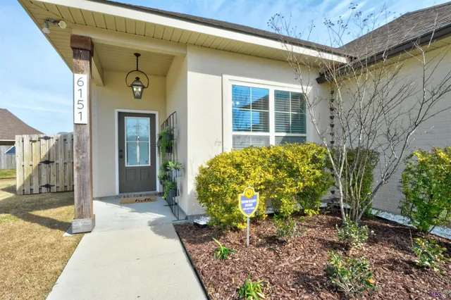 $315,000 | 6151 Lake Edge Drive, Baton Rouge, LA 70820