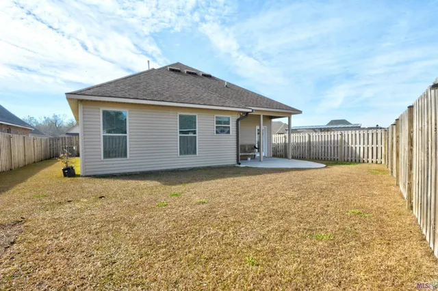 $315,000 | 6151 Lake Edge Drive, Baton Rouge, LA 70820