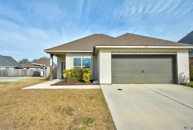 $315,000 | 6151 Lake Edge Drive, Baton Rouge, LA 70820