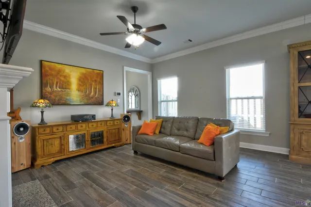 $315,000 | 6151 Lake Edge Drive, Baton Rouge, LA 70820