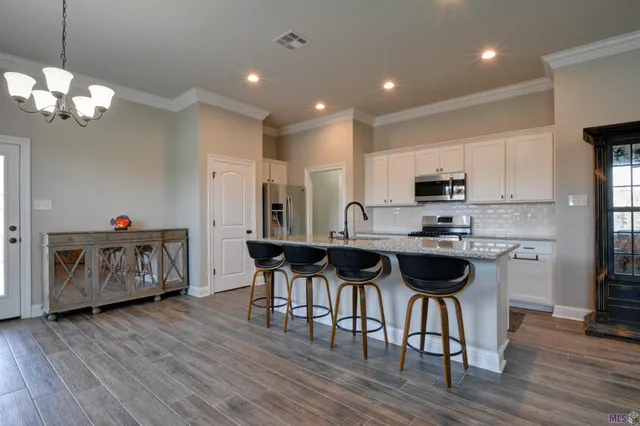 $315,000 | 6151 Lake Edge Drive, Baton Rouge, LA 70820