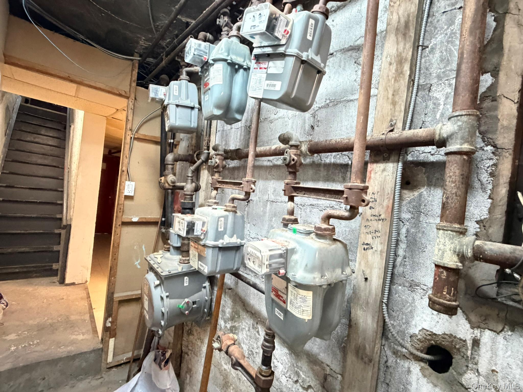 100-04 Spruce Street Queens, NY 11368 - Photo 12 of 12 a close view of light fixtures