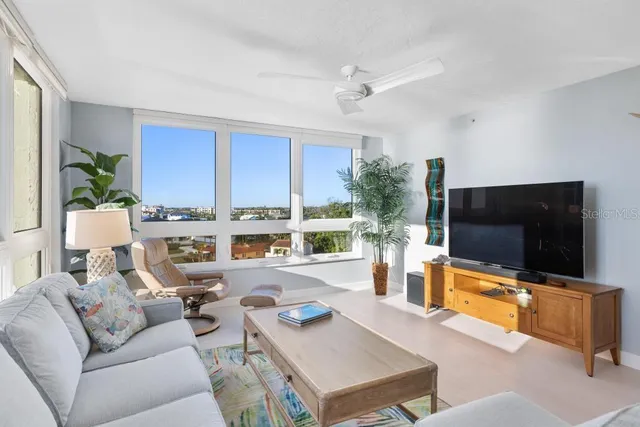 $698,000 | 627 Alhambra Road, Unit 604, Venice, FL 34285