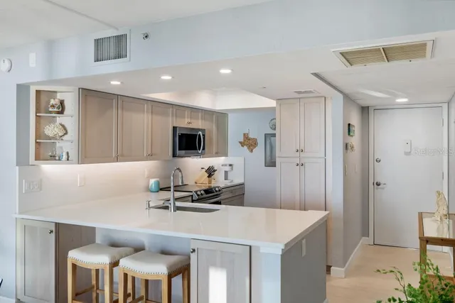 $698,000 | 627 Alhambra Road, Unit 604, Venice, FL 34285