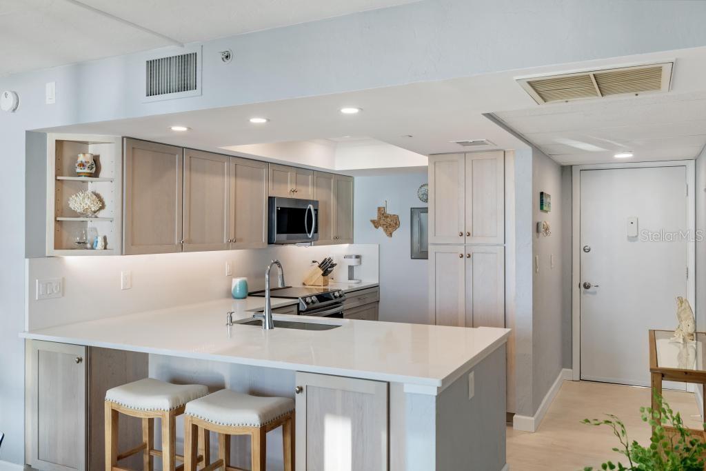 627 Alhambra Road, Unit 604 Venice, FL 34285 - Photo 8 of 77