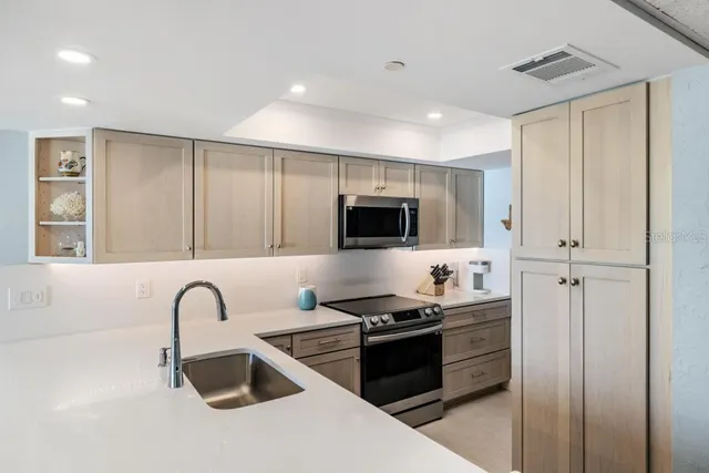 $698,000 | 627 Alhambra Road, Unit 604, Venice, FL 34285