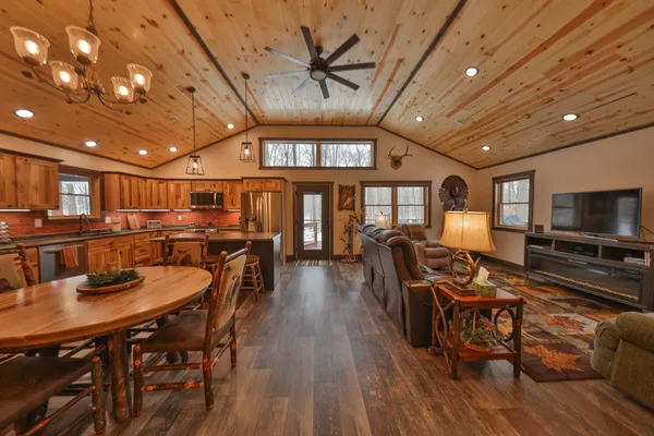 $769,900 | W9110 Wildwood Road, Willard, WI 54493