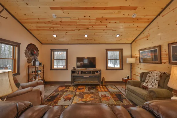 $769,900 | W9110 Wildwood Road, Willard, WI 54493