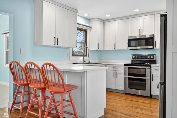 $290,000 | 5483 East Karlsway Drive, Columbus, IN 47201