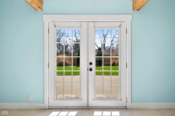 $290,000 | 5483 East Karlsway Drive, Columbus, IN 47201