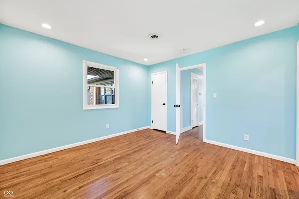 $290,000 | 5483 East Karlsway Drive, Columbus, IN 47201
