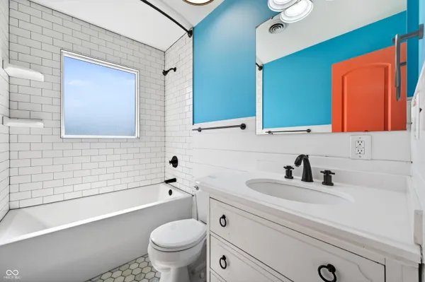 $290,000 | 5483 East Karlsway Drive, Columbus, IN 47201