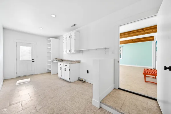 $290,000 | 5483 East Karlsway Drive, Columbus, IN 47201