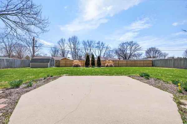 $290,000 | 5483 East Karlsway Drive, Columbus, IN 47201