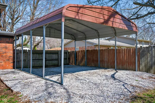 $290,000 | 5483 East Karlsway Drive, Columbus, IN 47201