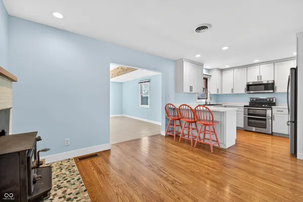 $290,000 | 5483 East Karlsway Drive, Columbus, IN 47201