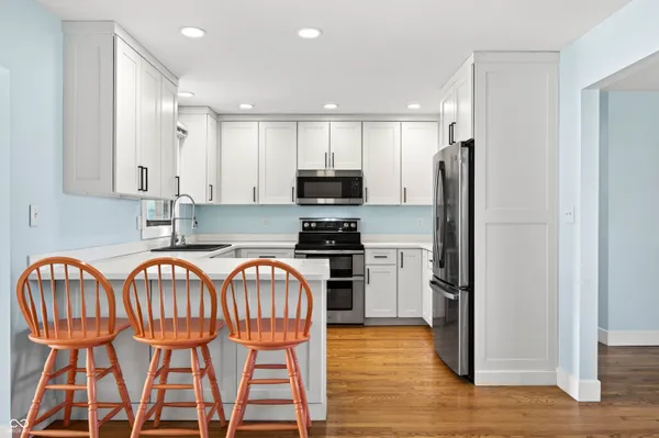 $290,000 | 5483 East Karlsway Drive, Columbus, IN 47201