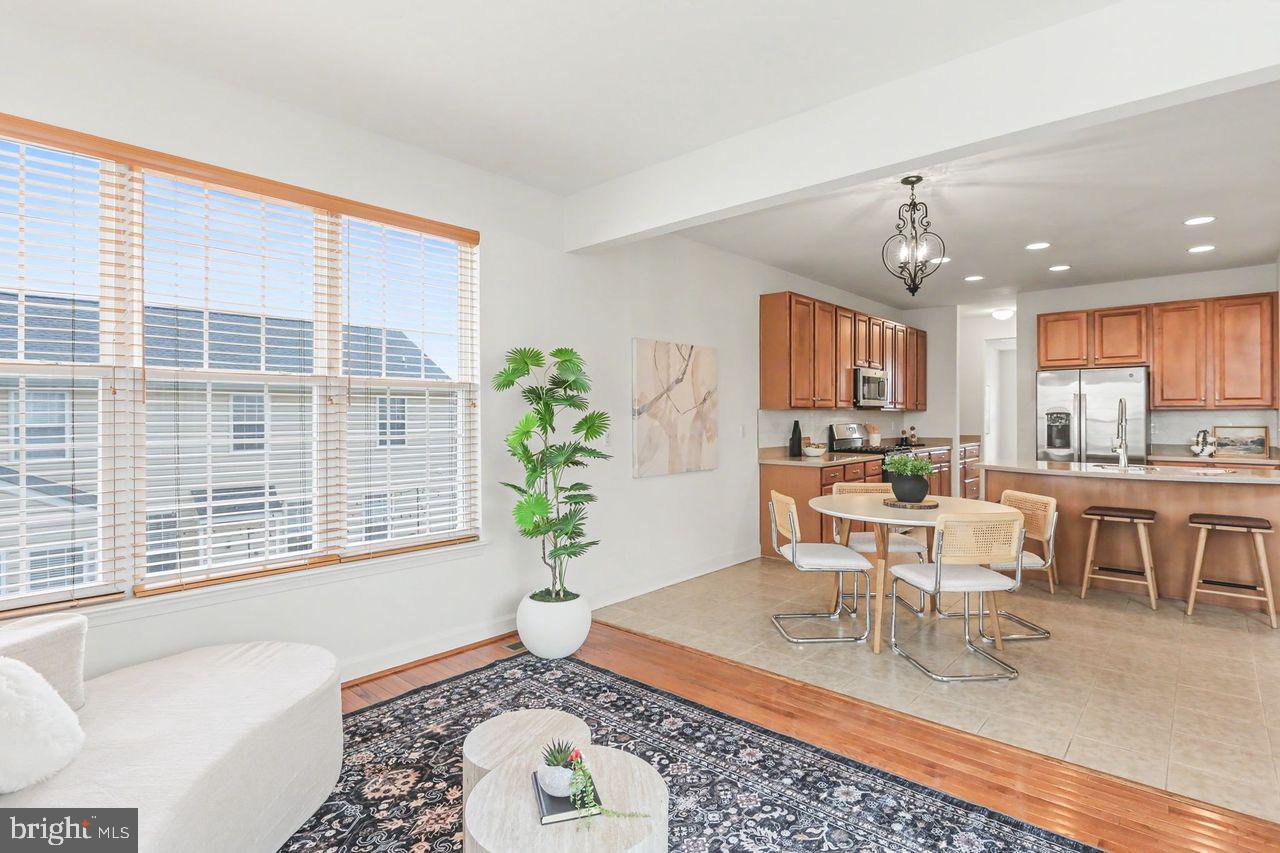 35 Vista Loop Hanover, PA 17331 - Photo 18 of 37 a living room with furniture and a large window