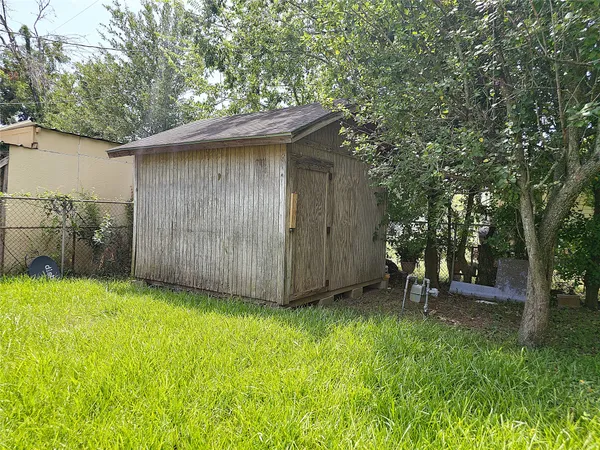 $175,000 | 1003 West Hart Avenue, Pasadena, TX 77506