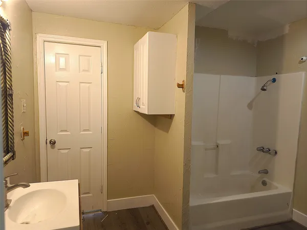 $175,000 | 1003 West Hart Avenue, Pasadena, TX 77506