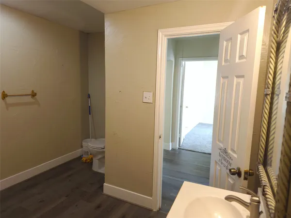 $175,000 | 1003 West Hart Avenue, Pasadena, TX 77506