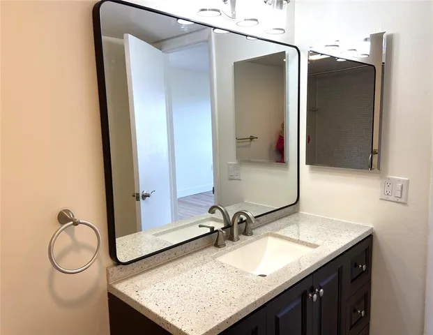 $2,100 | 3000 East Sunrise Boulevard, Unit 6D, Fort Lauderdale, FL 33304