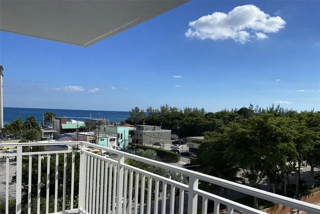 $2,100 | 3000 East Sunrise Boulevard, Unit 6D, Fort Lauderdale, FL 33304