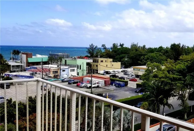 $2,100 | 3000 East Sunrise Boulevard, Unit 6D, Fort Lauderdale, FL 33304