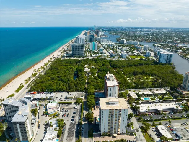 $2,100 | 3000 East Sunrise Boulevard, Unit 6D, Fort Lauderdale, FL 33304