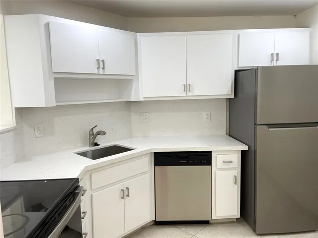 $2,100 | 3000 East Sunrise Boulevard, Unit 6D, Fort Lauderdale, FL 33304