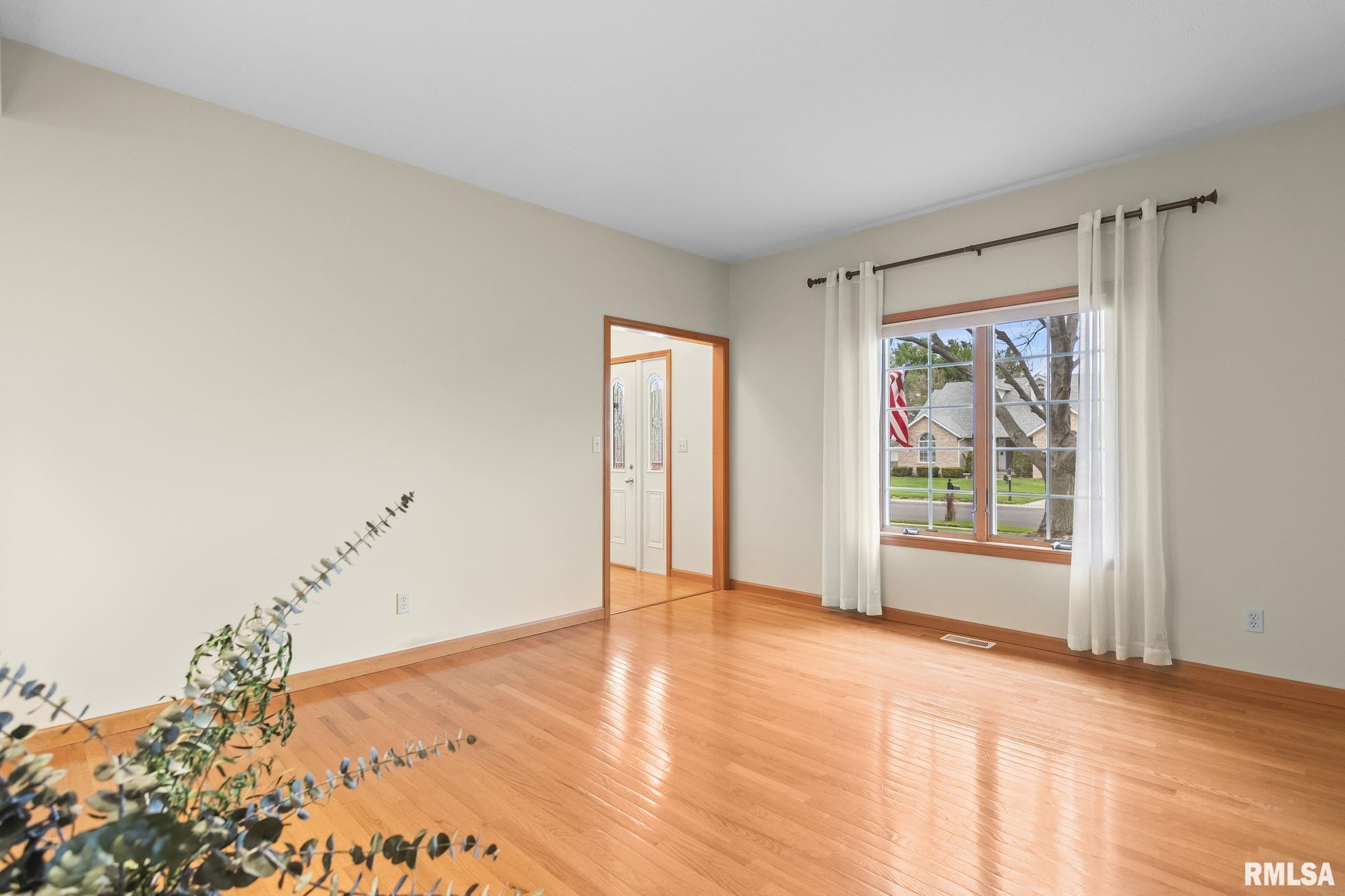 3924 Surry Pl Lane Springfield, IL 62711 - Photo 9 of 53