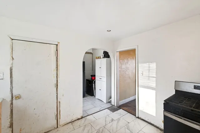 $70,000 | 14161 Sussex Street, Detroit, MI 48227