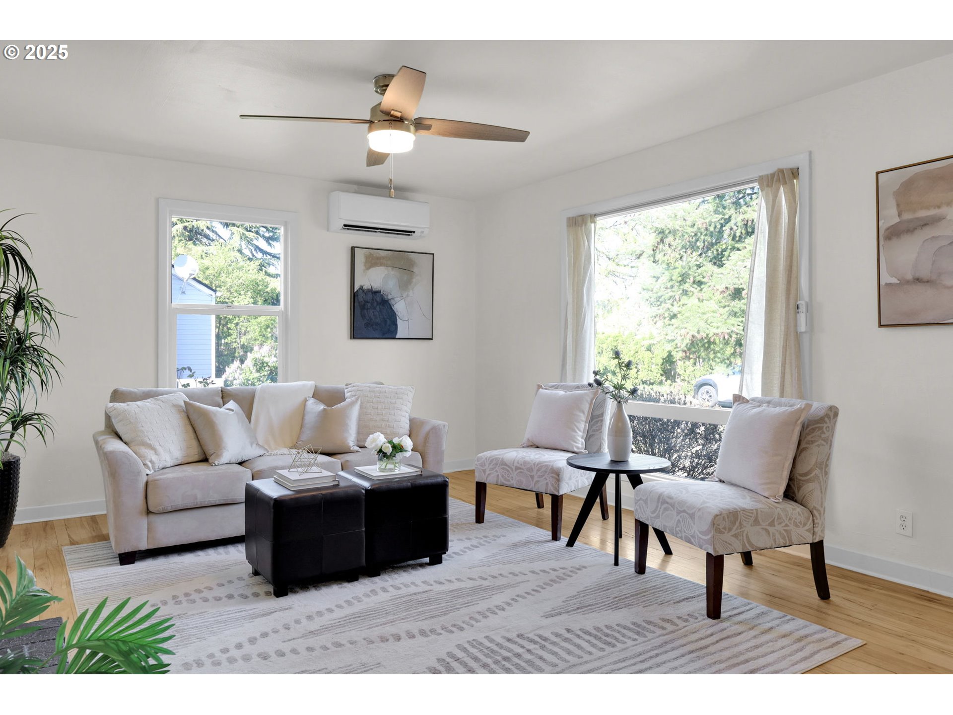 830 Jerry Street Eugene, OR 97402 - Photo 4 of 22 a living room with furniture and a wooden floor