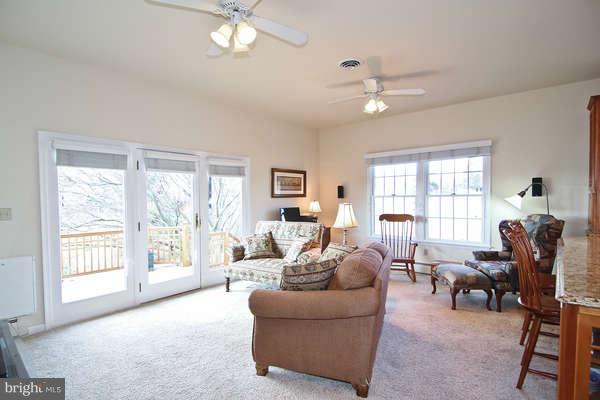 23530 Kings Valley Road Germantown, MD 20876 - Photo 13 of 30 Family Room