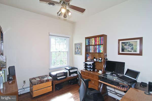 23530 Kings Valley Road Germantown, MD 20876 - Photo 22 of 30 Bedroom