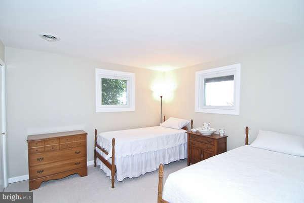23530 Kings Valley Road Germantown, MD 20876 - Photo 24 of 30 Bedroom