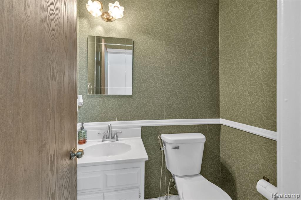 18823 Millar Road Clinton Township, MI 48036 - Photo 21 of 37