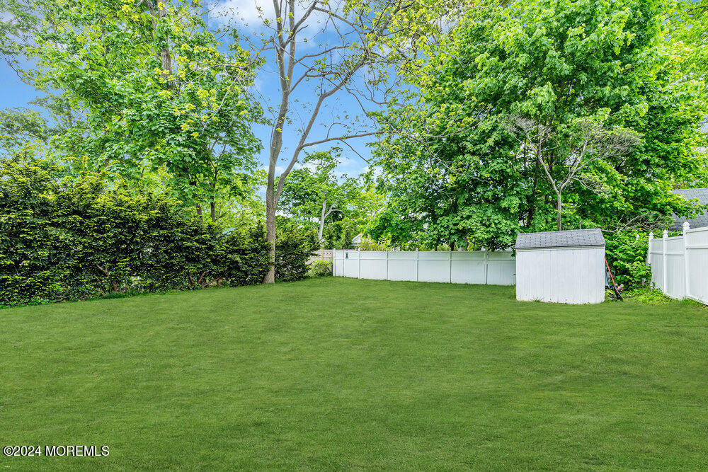 8 North Street Rumson, NJ 07760 - Photo 29 of 31 Yard